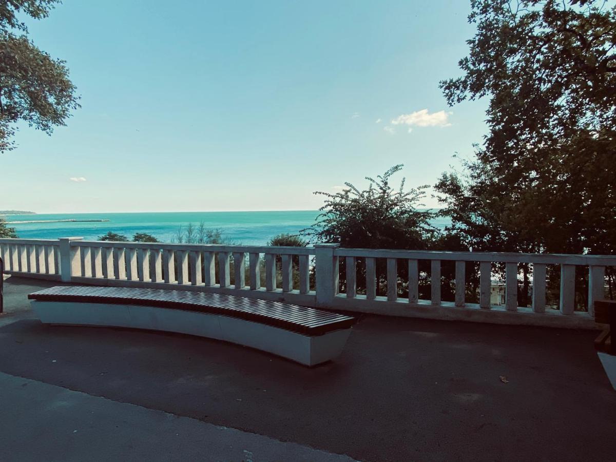 Мarelis Luxe Port Apartment Varna Exterior photo