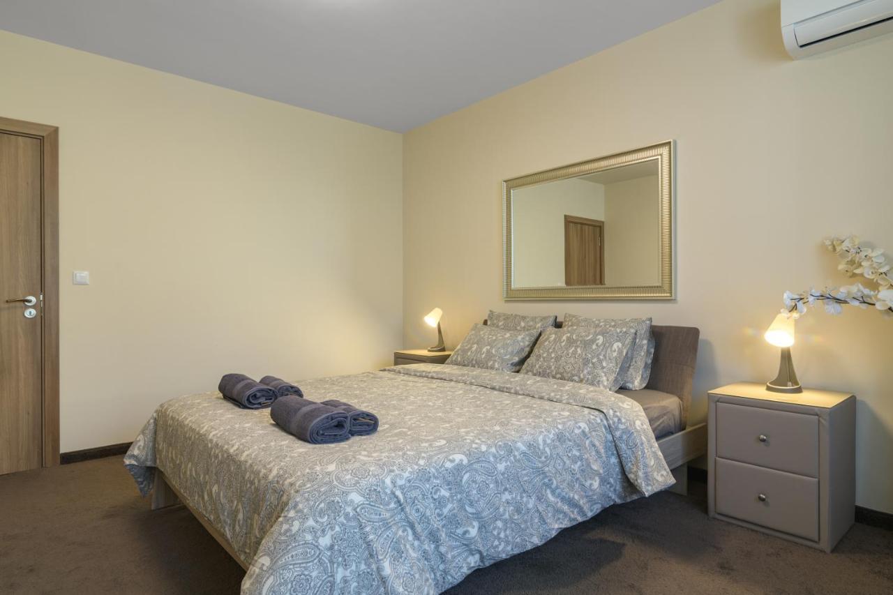 Мarelis Luxe Port Apartment Varna Exterior photo