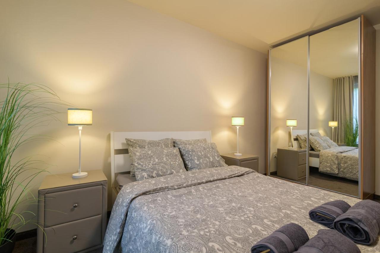 Мarelis Luxe Port Apartment Varna Exterior photo