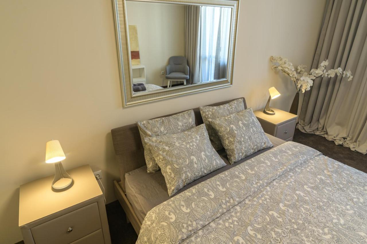 Мarelis Luxe Port Apartment Varna Exterior photo